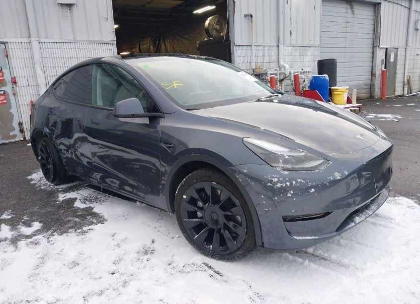 2023 Tesla Model Y AWD/LONG RANGE DUAL MOTOR ALL-WHEEL DRIVE (VIN 7SAYGDEE9PF756581) main photo