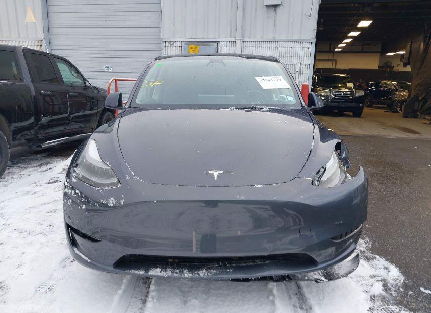 Photo 12 of 2023 Tesla Model Y AWD/LONG RANGE DUAL MOTOR ALL-WHEEL DRIVE (VIN 7SAYGDEE9PF756581)