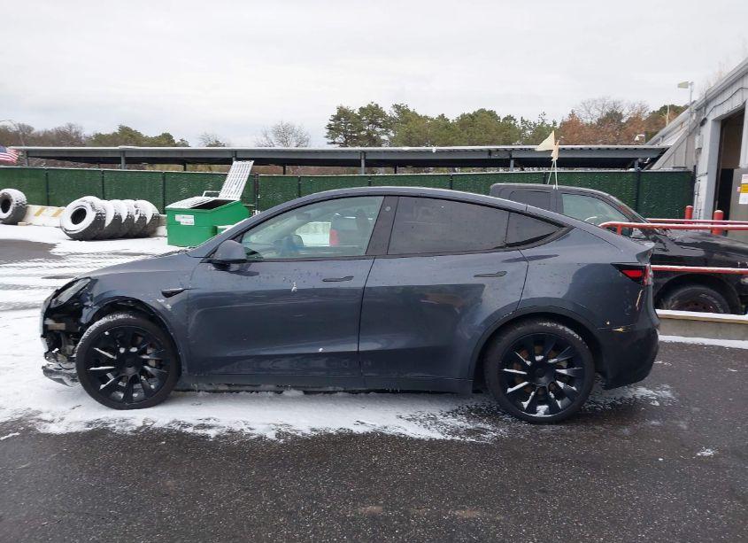 Photo 14 of 2023 Tesla Model Y AWD/LONG RANGE DUAL MOTOR ALL-WHEEL DRIVE (VIN 7SAYGDEE9PF756581)