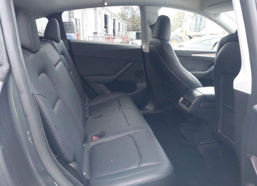 Photo 8 of 2023 Tesla Model Y AWD/LONG RANGE DUAL MOTOR ALL-WHEEL DRIVE (VIN 7SAYGDEE9PF756581)