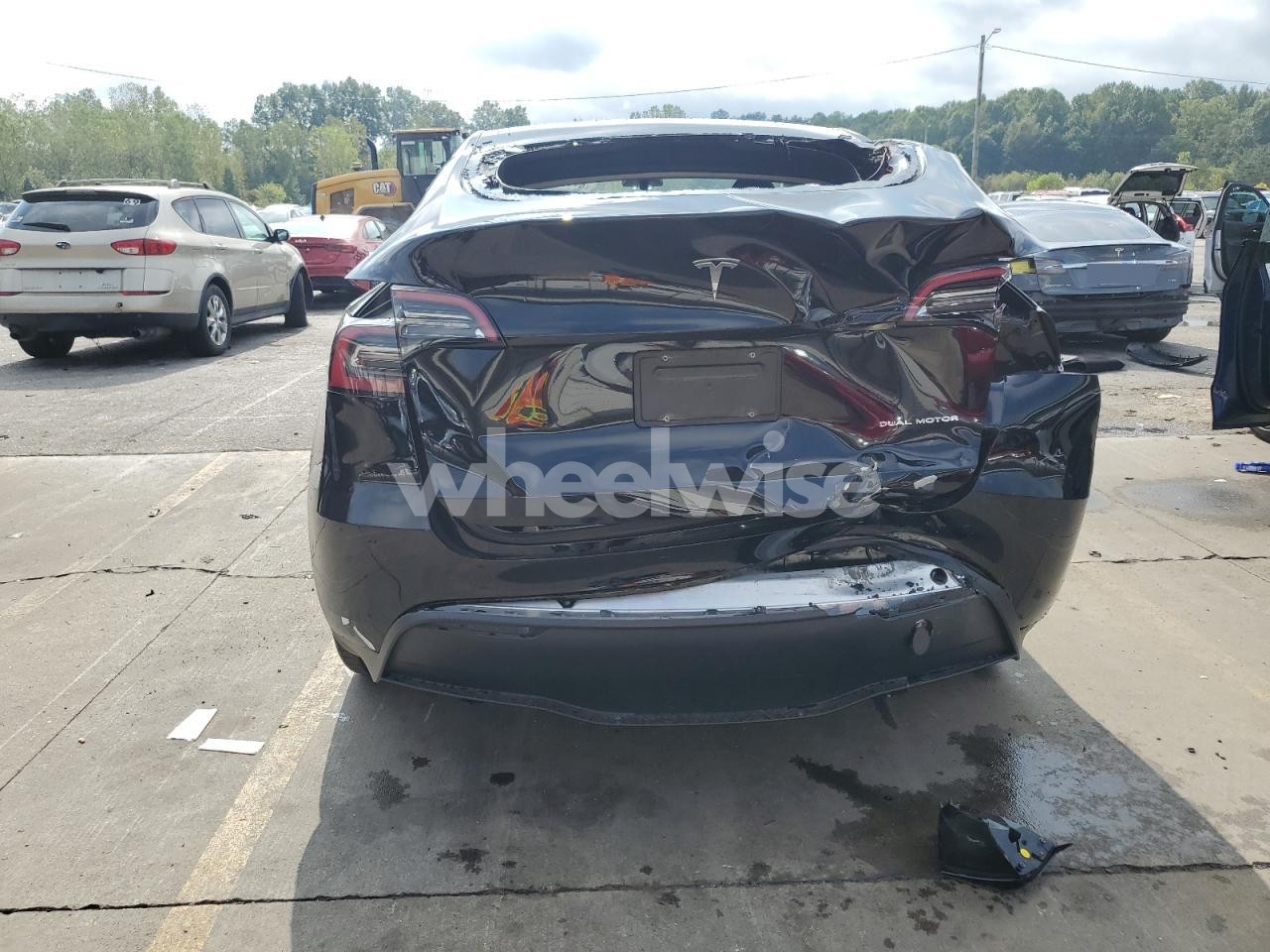 Photo 6 of 2023 TESLA MODEL Y (VIN 7SAYGDEE9PF777690)