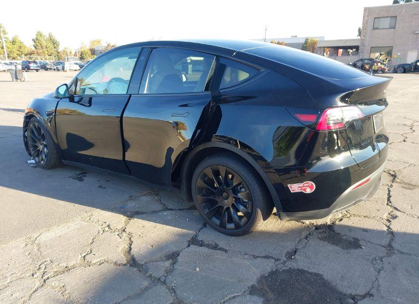 Photo 3 of 2023 Tesla Model Y AWD/LONG RANGE DUAL MOTOR ALL-WHEEL DRIVE (VIN 7SAYGDEE9PF787698)