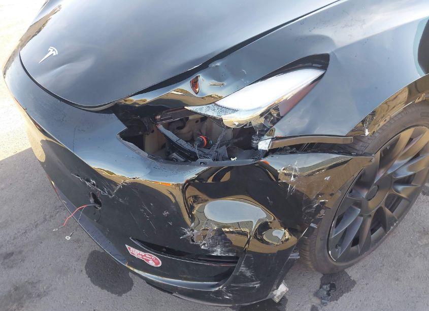 Photo 6 of 2023 Tesla Model Y AWD/LONG RANGE DUAL MOTOR ALL-WHEEL DRIVE (VIN 7SAYGDEE9PF787698)