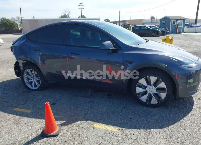 Photo 13 of 2023 Tesla Model Y AWD/LONG RANGE DUAL MOTOR ALL-WHEEL DRIVE (VIN 7SAYGDEE9PF812955)