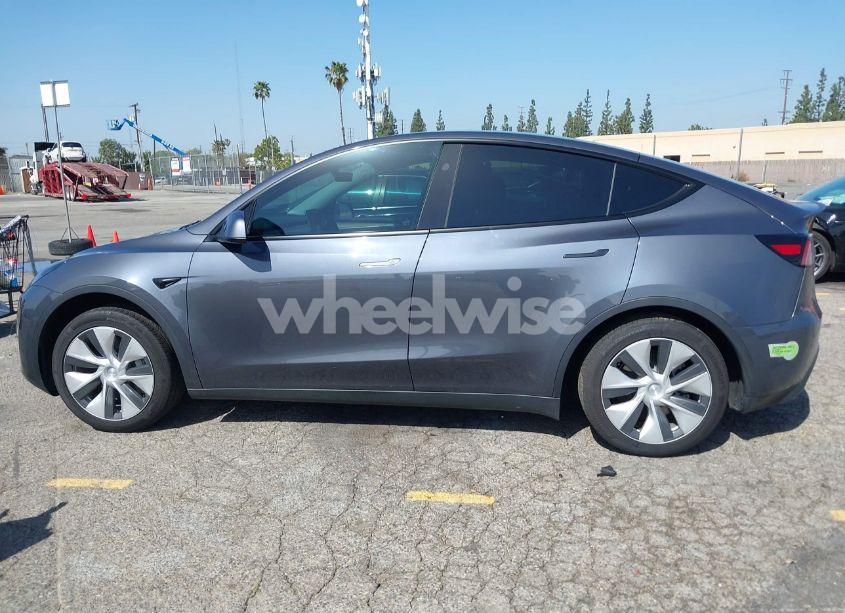 Photo 14 of 2023 Tesla Model Y AWD/LONG RANGE DUAL MOTOR ALL-WHEEL DRIVE (VIN 7SAYGDEE9PF812955)