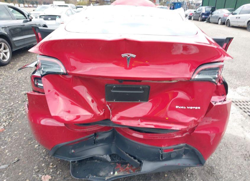 Photo 6 of 2023 Tesla Model Y AWD/LONG RANGE DUAL MOTOR ALL-WHEEL DRIVE (VIN 7SAYGDEE9PF851688)