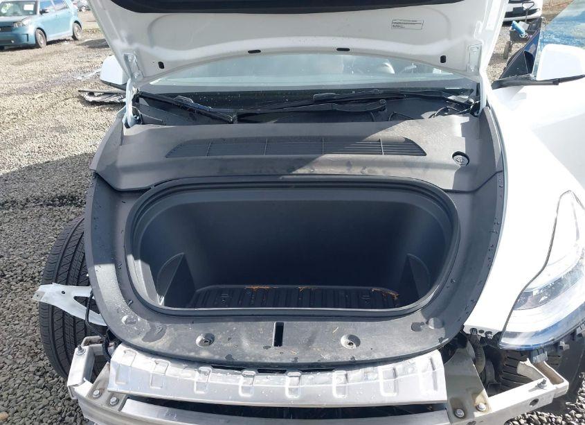 Photo 10 of 2023 Tesla Model Y AWD/LONG RANGE DUAL MOTOR ALL-WHEEL DRIVE (VIN 7SAYGDEE9PF908388)