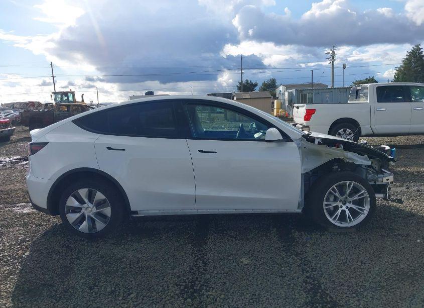 Photo 14 of 2023 Tesla Model Y AWD/LONG RANGE DUAL MOTOR ALL-WHEEL DRIVE (VIN 7SAYGDEE9PF908388)