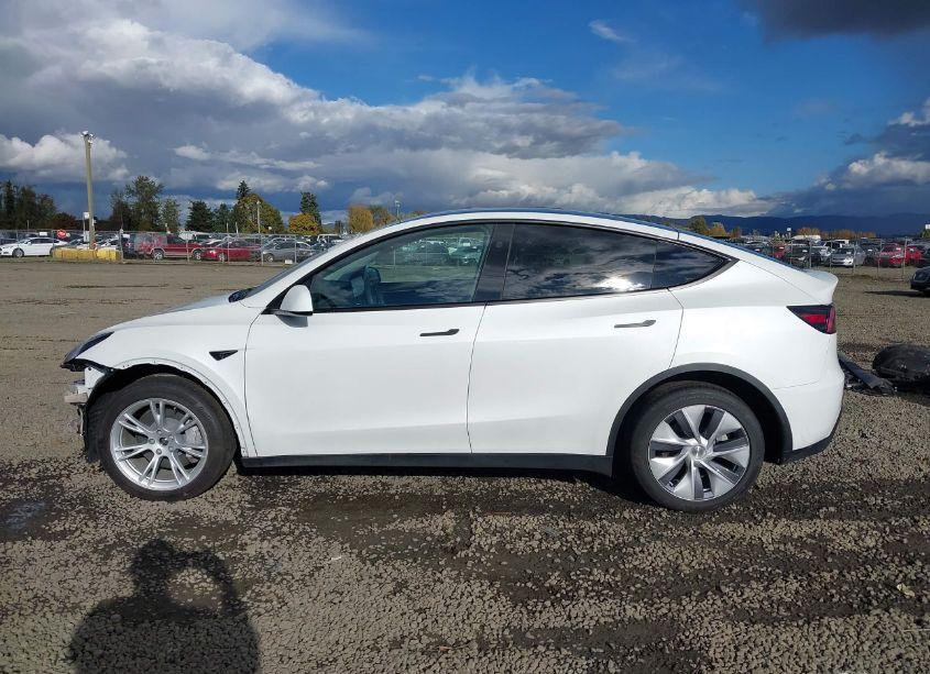 Photo 15 of 2023 Tesla Model Y AWD/LONG RANGE DUAL MOTOR ALL-WHEEL DRIVE (VIN 7SAYGDEE9PF908388)