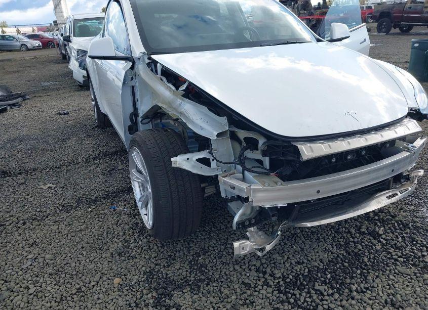 Photo 6 of 2023 Tesla Model Y AWD/LONG RANGE DUAL MOTOR ALL-WHEEL DRIVE (VIN 7SAYGDEE9PF908388)