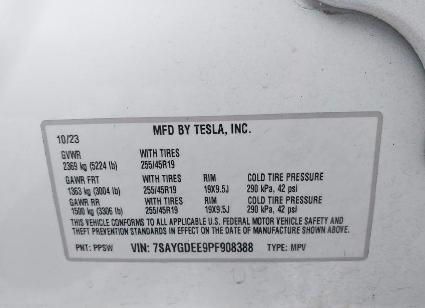 Photo 9 of 2023 Tesla Model Y AWD/LONG RANGE DUAL MOTOR ALL-WHEEL DRIVE (VIN 7SAYGDEE9PF908388)