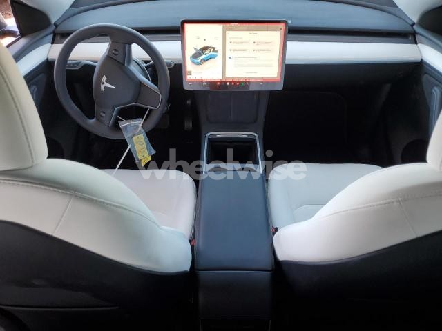 Photo 8 of 2024 TESLA MODEL Y (VIN 7SAYGDEE9RA235022)