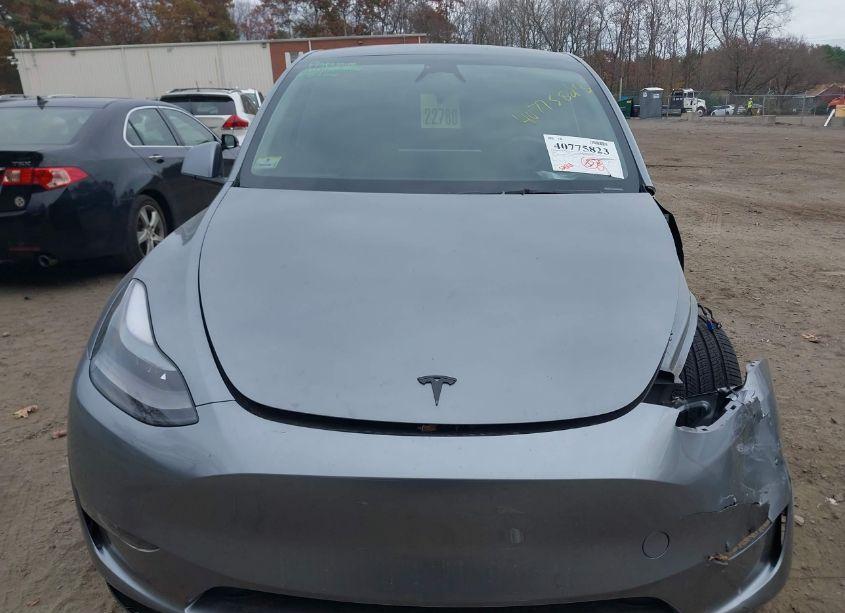 Photo 13 of 2024 Tesla Model Y LONG RANGE DUAL MOTOR ALL-WHEEL DRIVE (VIN 7SAYGDEE9RA287962)