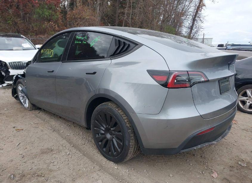 Photo 3 of 2024 Tesla Model Y LONG RANGE DUAL MOTOR ALL-WHEEL DRIVE (VIN 7SAYGDEE9RA287962)
