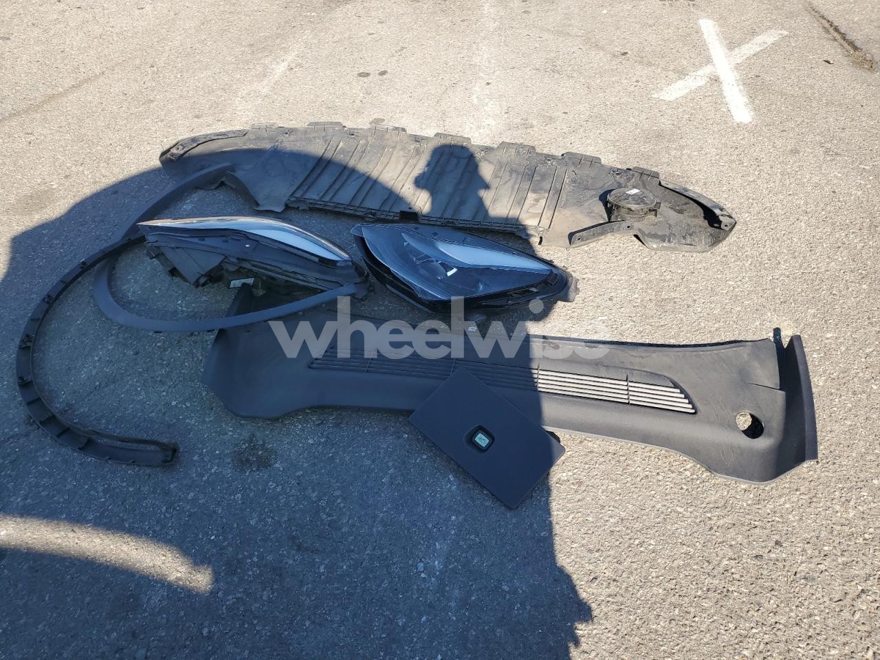 Photo 13 of 2024 TESLA MODEL Y (VIN 7SAYGDEE9RA296452)