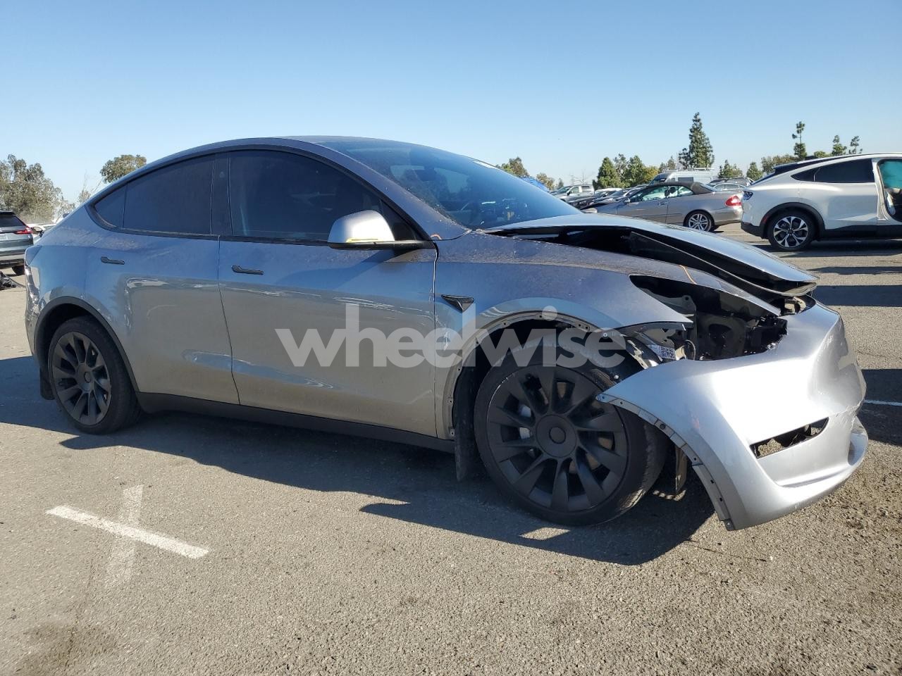 Photo 4 of 2024 TESLA MODEL Y (VIN 7SAYGDEE9RA296452)