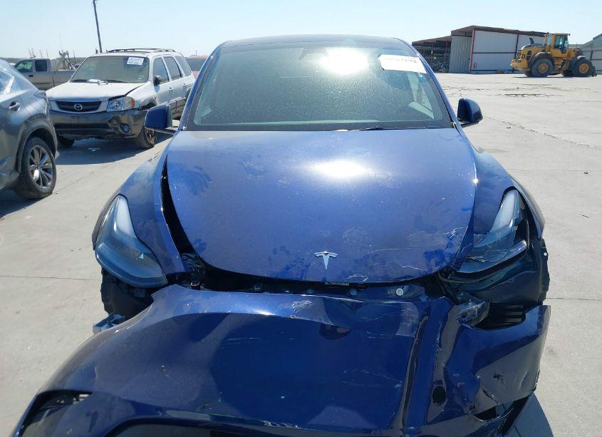 Photo 12 of 2024 Tesla Model Y LONG RANGE DUAL MOTOR ALL-WHEEL DRIVE (VIN 7SAYGDEE9RA318773)