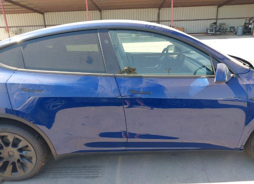 Photo 13 of 2024 Tesla Model Y LONG RANGE DUAL MOTOR ALL-WHEEL DRIVE (VIN 7SAYGDEE9RA318773)