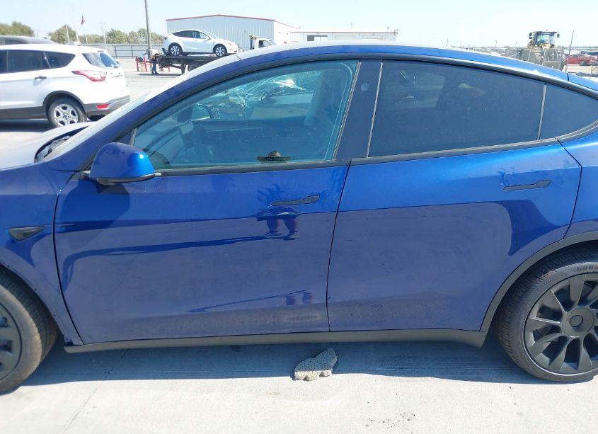 Photo 14 of 2024 Tesla Model Y LONG RANGE DUAL MOTOR ALL-WHEEL DRIVE (VIN 7SAYGDEE9RA318773)