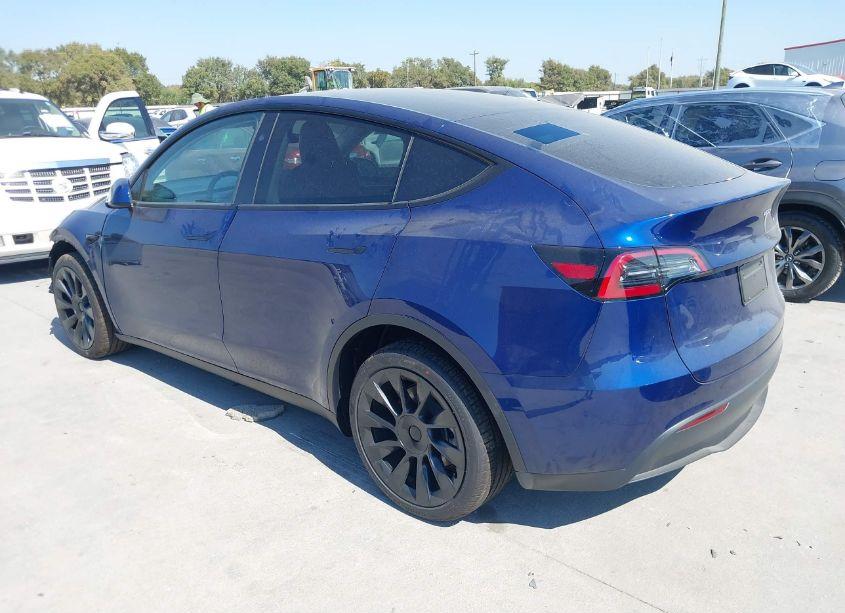 Photo 3 of 2024 Tesla Model Y LONG RANGE DUAL MOTOR ALL-WHEEL DRIVE (VIN 7SAYGDEE9RA318773)