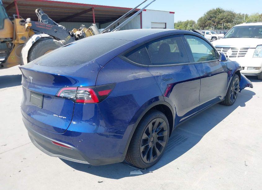 Photo 4 of 2024 Tesla Model Y LONG RANGE DUAL MOTOR ALL-WHEEL DRIVE (VIN 7SAYGDEE9RA318773)