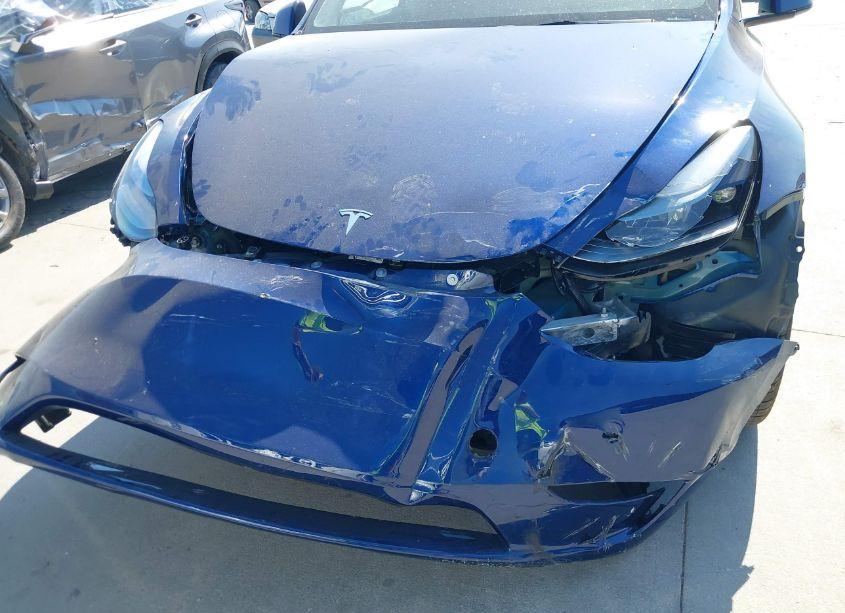 Photo 6 of 2024 Tesla Model Y LONG RANGE DUAL MOTOR ALL-WHEEL DRIVE (VIN 7SAYGDEE9RA318773)