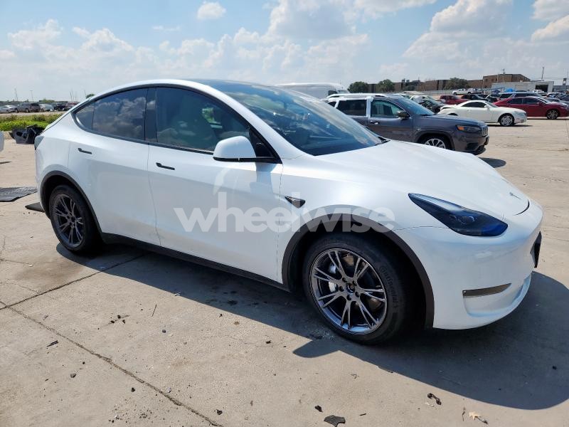 Photo 8 of 2024 TESLA MODEL Y (VIN 7SAYGDEE9RA321107)