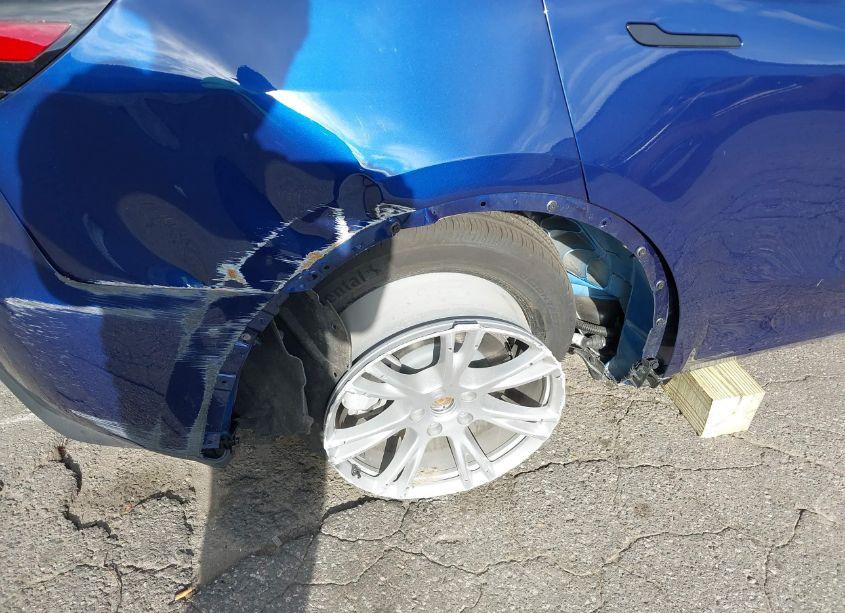 Photo 19 of 2024 Tesla Model Y LONG RANGE DUAL MOTOR ALL-WHEEL DRIVE (VIN 7SAYGDEE9RF035101)