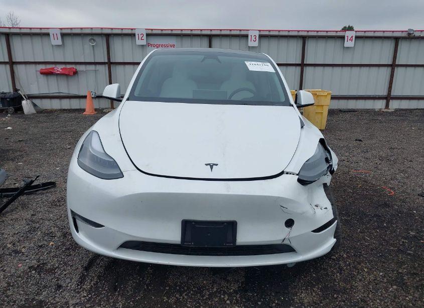Photo 11 of 2024 Tesla Model Y LONG RANGE DUAL MOTOR ALL-WHEEL DRIVE (VIN 7SAYGDEE9RF072391)