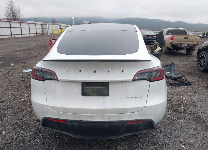Photo 15 of 2024 Tesla Model Y LONG RANGE DUAL MOTOR ALL-WHEEL DRIVE (VIN 7SAYGDEE9RF072391)