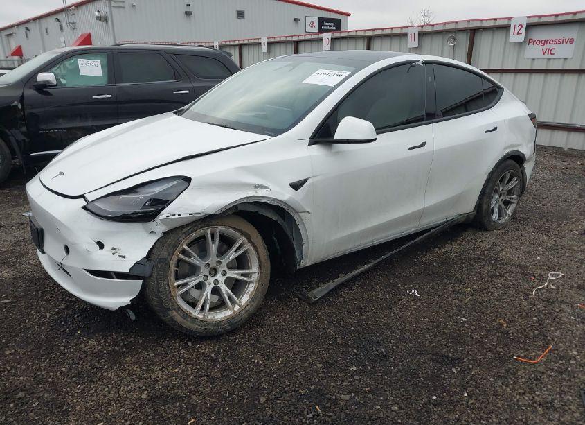 Photo 2 of 2024 Tesla Model Y LONG RANGE DUAL MOTOR ALL-WHEEL DRIVE (VIN 7SAYGDEE9RF072391)