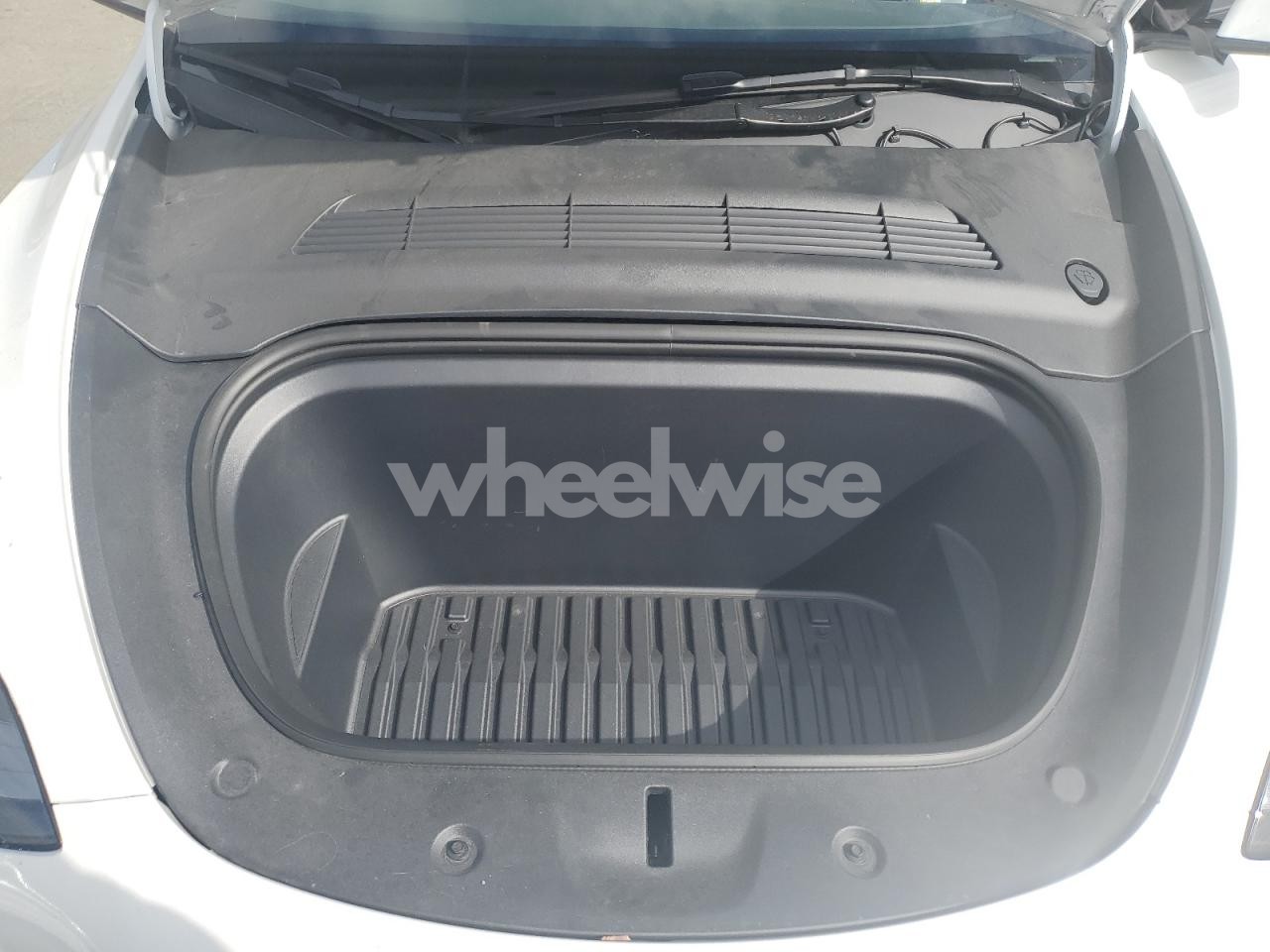 Photo 11 of 2024 TESLA MODEL Y (VIN 7SAYGDEE9RF129219)