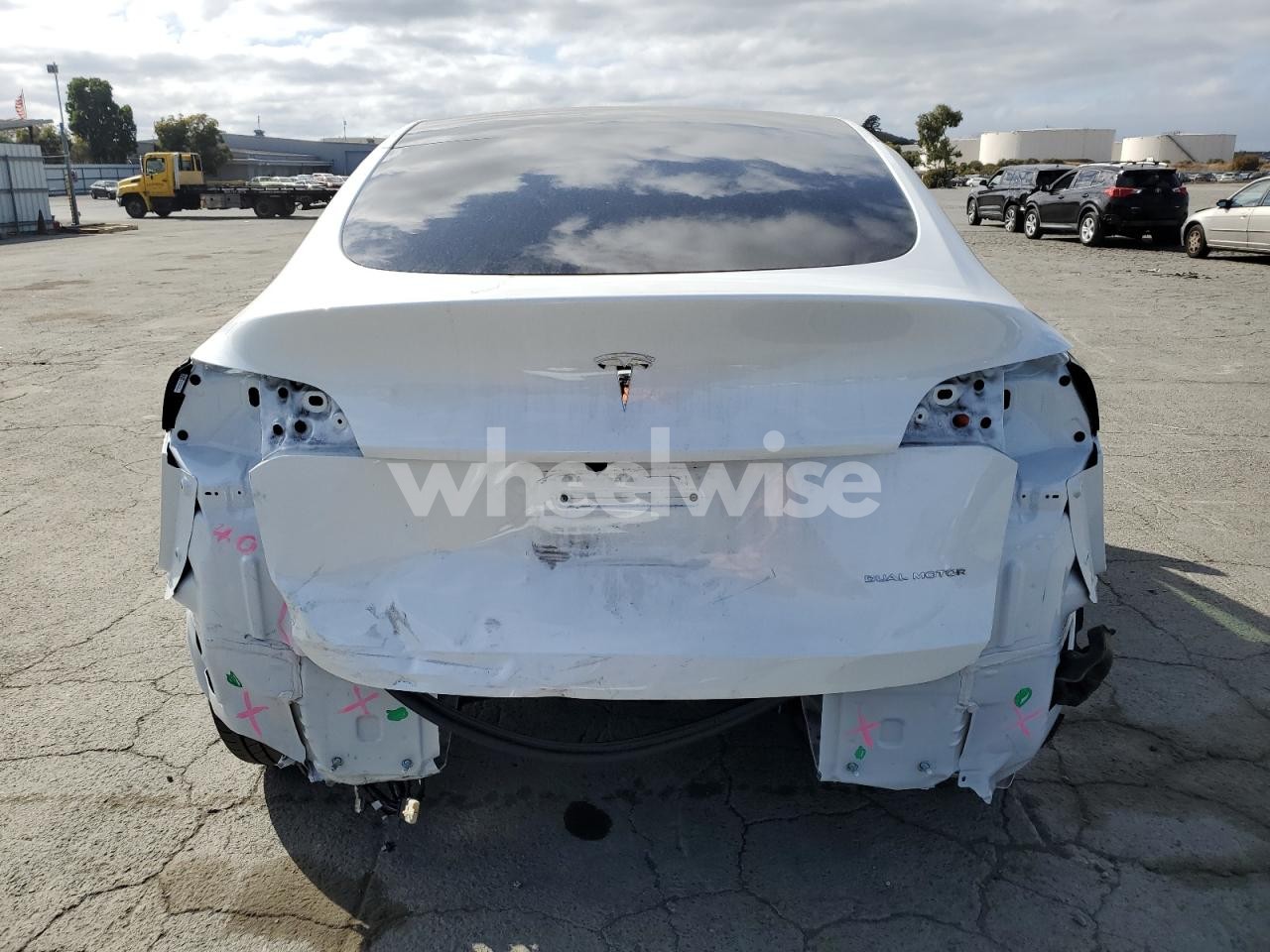 Photo 6 of 2024 TESLA MODEL Y (VIN 7SAYGDEE9RF129219)