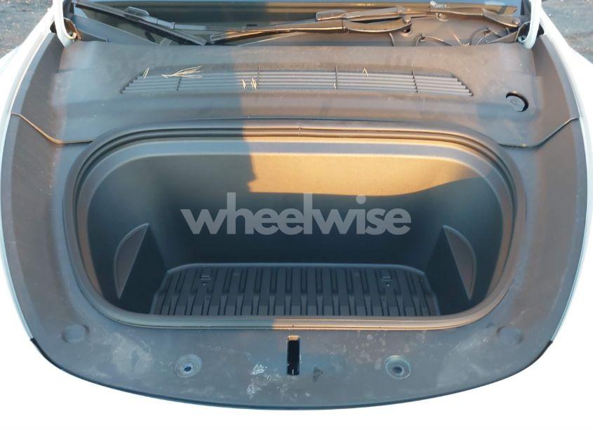 Photo 10 of 2024 Tesla Model Y LONG RANGE DUAL MOTOR ALL-WHEEL DRIVE (VIN 7SAYGDEE9RF180607)