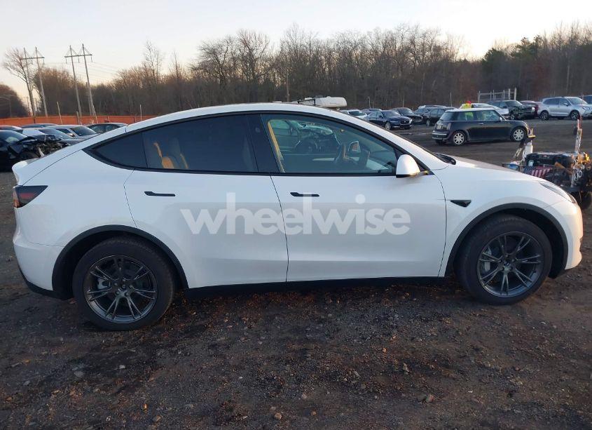 Photo 13 of 2024 Tesla Model Y LONG RANGE DUAL MOTOR ALL-WHEEL DRIVE (VIN 7SAYGDEE9RF180607)