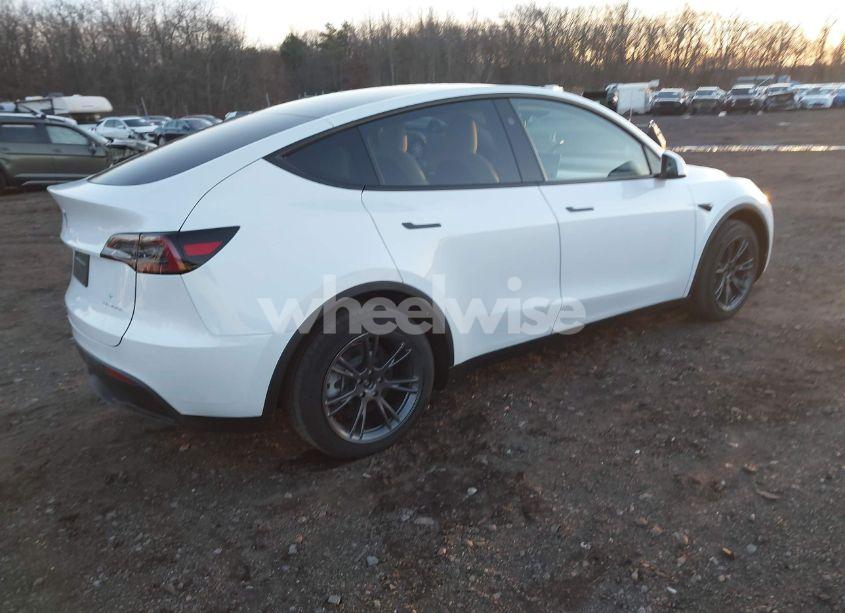 Photo 4 of 2024 Tesla Model Y LONG RANGE DUAL MOTOR ALL-WHEEL DRIVE (VIN 7SAYGDEE9RF180607)