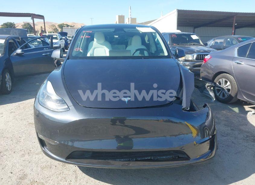 Photo 13 of 2025 Tesla Model Y LONG RANGE DUAL MOTOR ALL-WHEEL DRIVE (VIN 7SAYGDEE9SF265307)