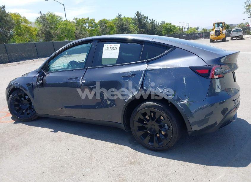Photo 14 of 2022 Tesla Model Y LONG RANGE DUAL MOTOR ALL-WHEEL DRIVE (VIN 7SAYGDEEXNF351701)