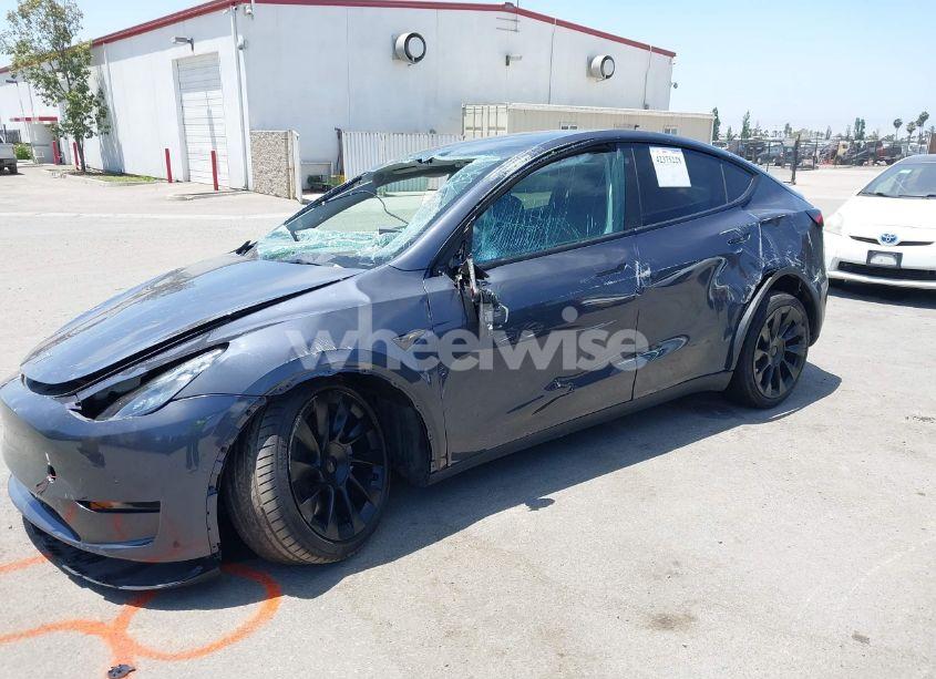 Photo 6 of 2022 Tesla Model Y LONG RANGE DUAL MOTOR ALL-WHEEL DRIVE (VIN 7SAYGDEEXNF351701)