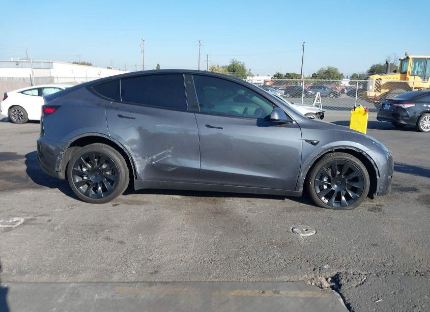 Photo 13 of 2022 Tesla Model Y (VIN 7SAYGDEEXNF366876)