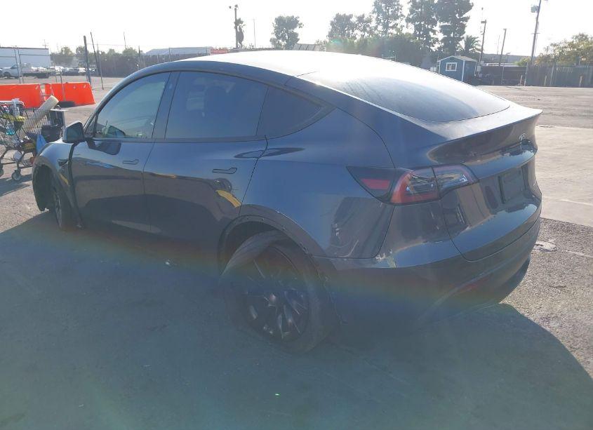 Photo 3 of 2022 Tesla Model Y (VIN 7SAYGDEEXNF366876)
