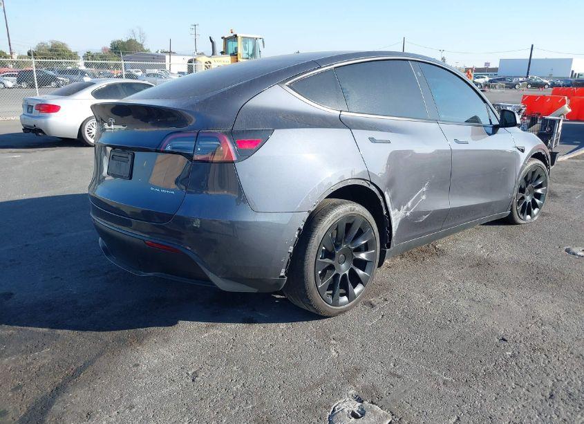 Photo 4 of 2022 Tesla Model Y (VIN 7SAYGDEEXNF366876)