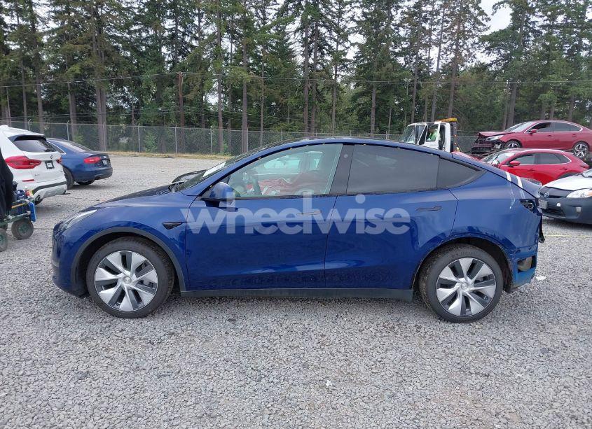 Photo 15 of 2022 Tesla Model Y LONG RANGE DUAL MOTOR ALL-WHEEL DRIVE (VIN 7SAYGDEEXNF409340)