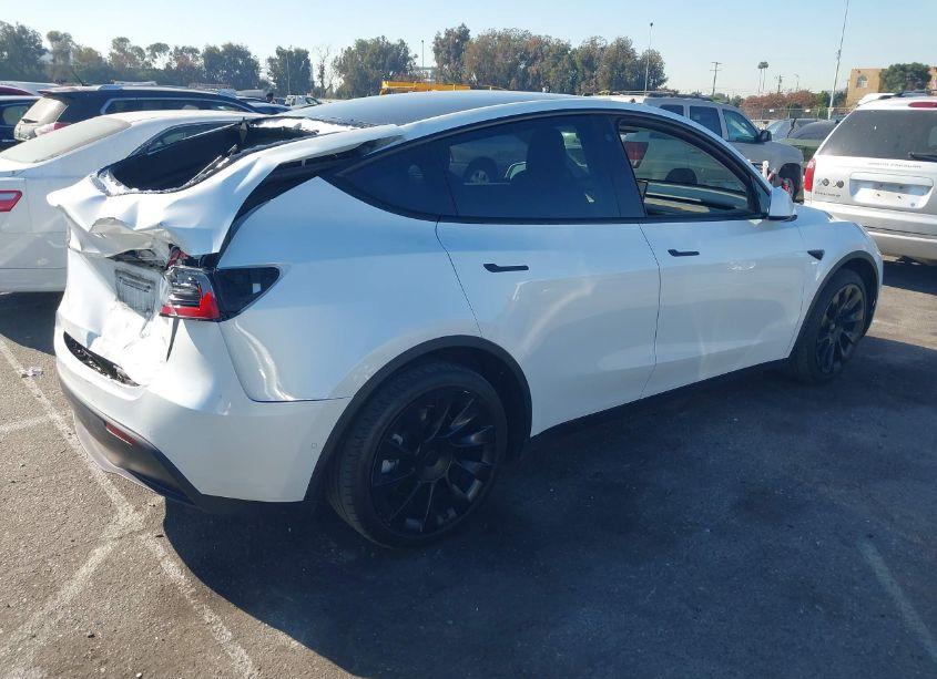 Photo 4 of 2022 Tesla Model Y LONG RANGE DUAL MOTOR ALL-WHEEL DRIVE (VIN 7SAYGDEEXNF410746)