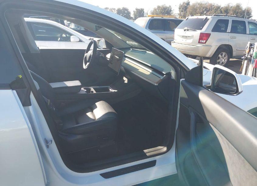 Photo 5 of 2022 Tesla Model Y LONG RANGE DUAL MOTOR ALL-WHEEL DRIVE (VIN 7SAYGDEEXNF410746)