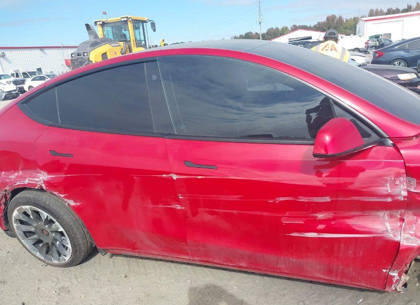 Photo 14 of 2022 Tesla Model Y LONG RANGE DUAL MOTOR ALL-WHEEL DRIVE (VIN 7SAYGDEEXNF453743)