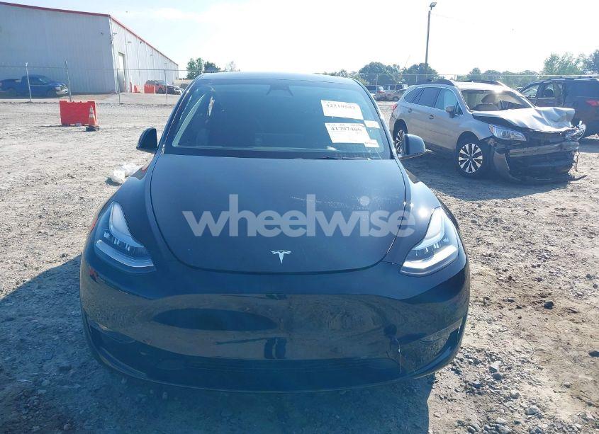 Photo 13 of 2023 Tesla Model Y AWD/LONG RANGE DUAL MOTOR ALL-WHEEL DRIVE (VIN 7SAYGDEEXPA027342)