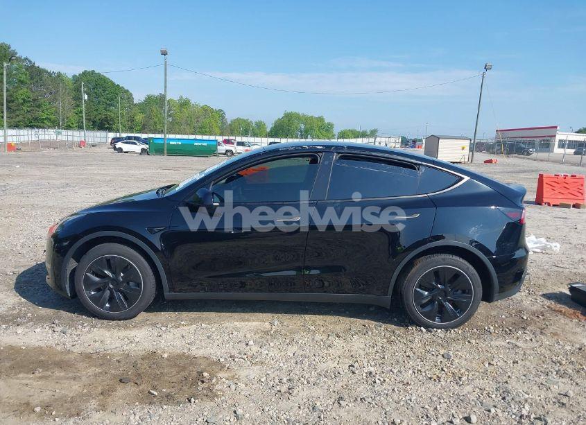 Photo 15 of 2023 Tesla Model Y AWD/LONG RANGE DUAL MOTOR ALL-WHEEL DRIVE (VIN 7SAYGDEEXPA027342)
