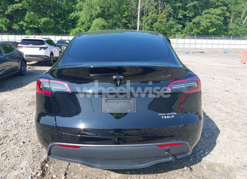 Photo 17 of 2023 Tesla Model Y AWD/LONG RANGE DUAL MOTOR ALL-WHEEL DRIVE (VIN 7SAYGDEEXPA027342)