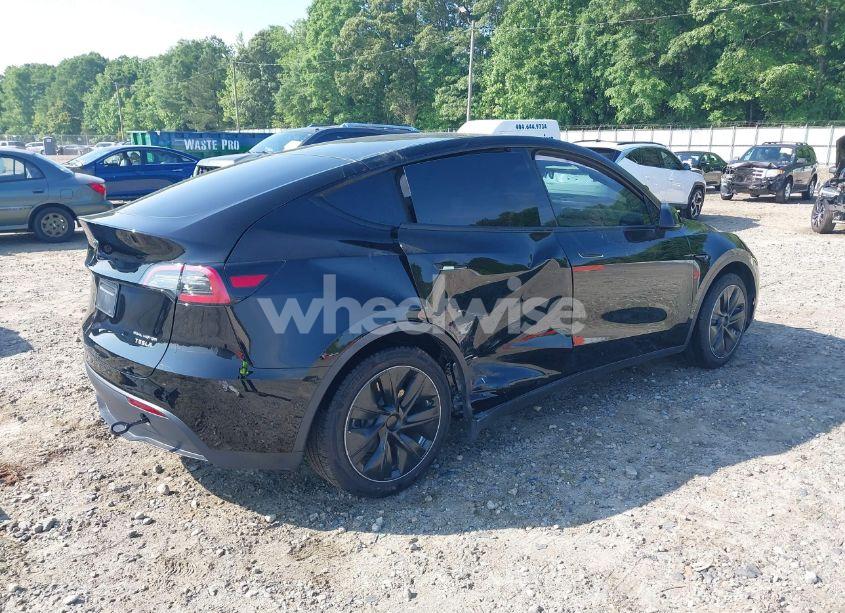 Photo 4 of 2023 Tesla Model Y AWD/LONG RANGE DUAL MOTOR ALL-WHEEL DRIVE (VIN 7SAYGDEEXPA027342)